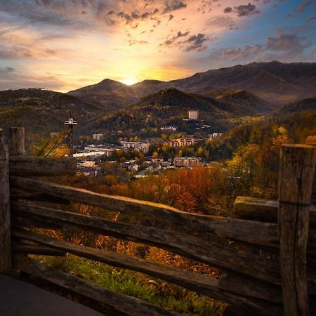 Her Majesty'S Way, Awesome Mtn Views, 1089 Free Tickets Each Paid Day, Dollywood And More Gatlinburg Exterior photo